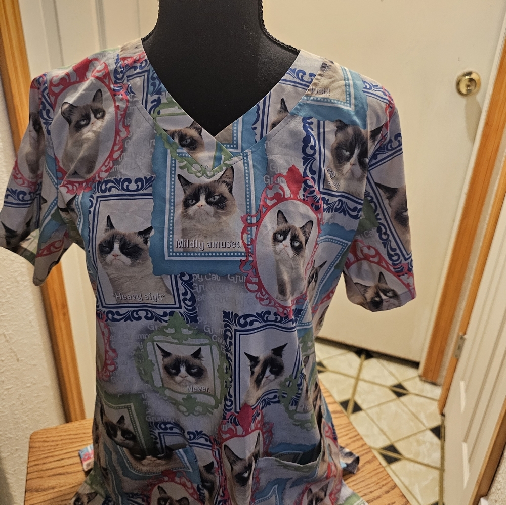 Grumpy Cat Scrub Blue size S